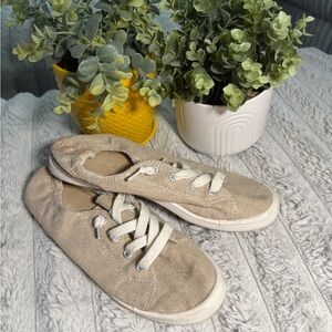 Casual Tan Canvas Sneakers